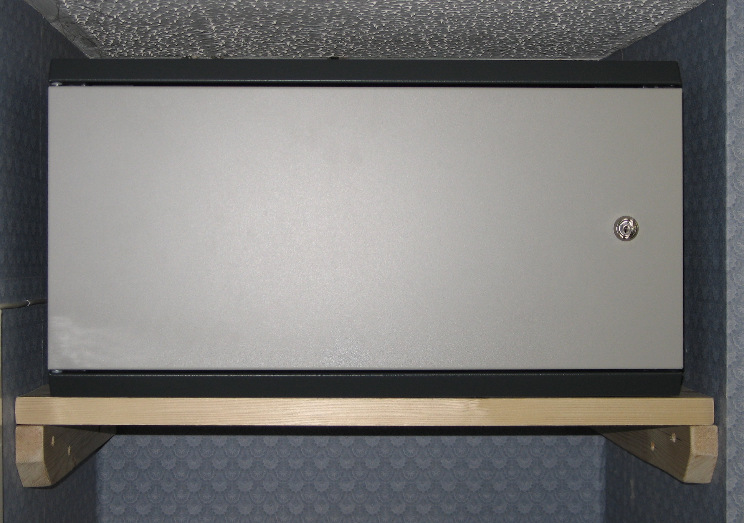 WB2-076-300 Dataracks Elite 404 Wallbox